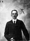 C4_1923.jpg (40911 bytes)